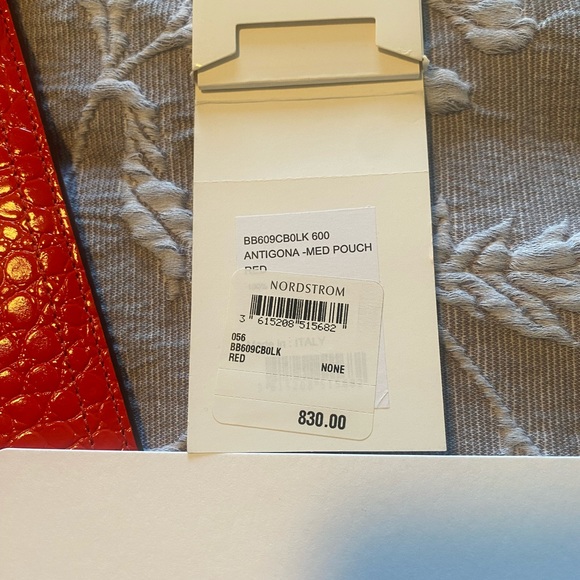 ❌SOLD❌Givenchy - Authentic Antigona Med Red Pouch - Picture 6 of 8